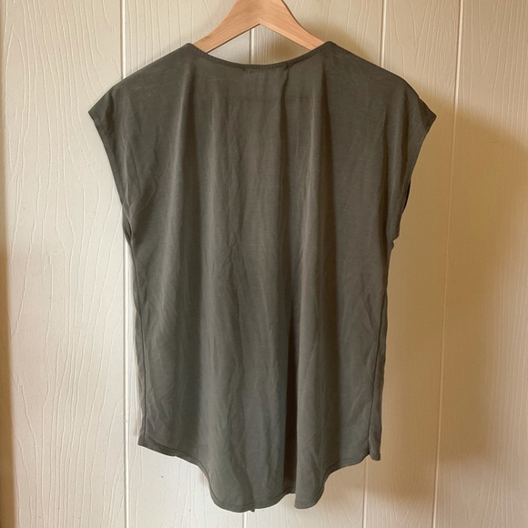 Olive green top, size medium - Picture 2 of 2